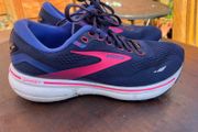 Brooks size 6