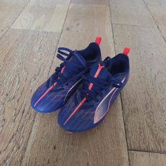 Kids football boots Puma size UK13