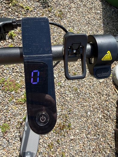 AOVOPRO AP07 Electric Scooter