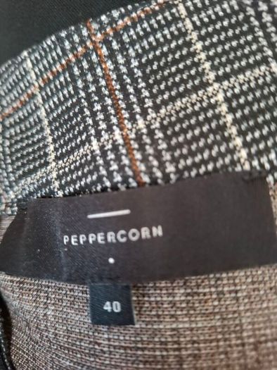Peppercorn skirt