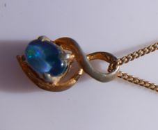 Vintage Sterling Silver and Australian Blue Opal (golden color, worn in places) (L18" - 2,49g)