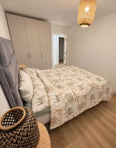 Ottoman King Size Divan Bed with Storage + Mattress, Paid 1,500 EUR, Excellent Condition