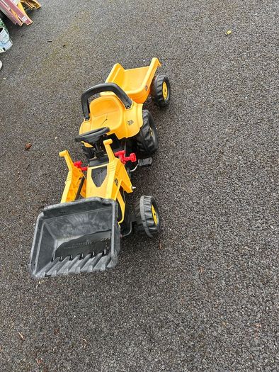 JCB tractor and trailer