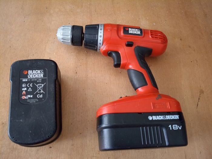 Black and Decker 18v hand drill