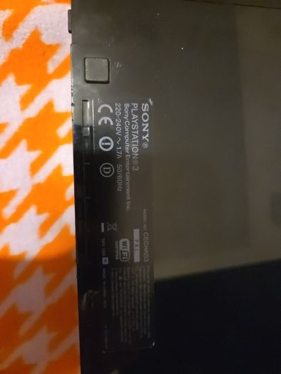 Ylod Ps3 the PlayStation 3 CECHC03 (a 60GB PAL/UK model) is backwards compatible with PlayStation 2, PlayStation 1, and PS3 games
