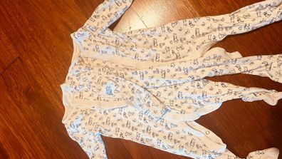 Twin babygrows 9-12 months