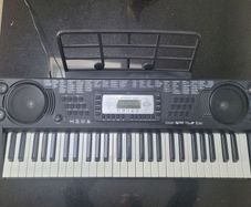 Electronic music keyboard