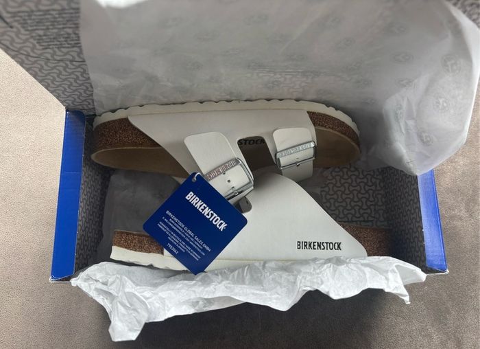 Brand new boxed Birkenstock Arizona White Size 5 / 38