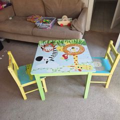 Kids Table and Chairs
