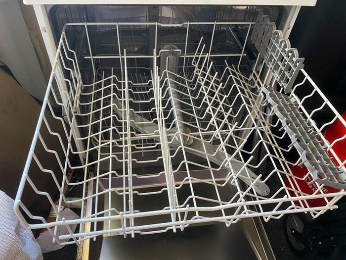 Bosch Freestanding Dishwasher  Working