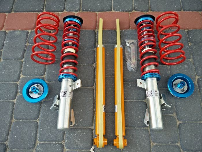 Ford Focus Mk2 C-max Mazda 3 Volvo C30 S40 V50, COBRA Height Adjustable COILOVERS