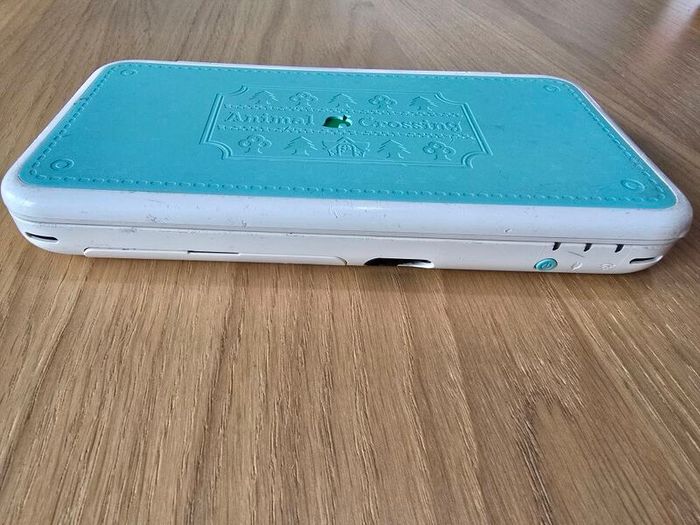 New Nintendo 2DS XL Animal Crossing
