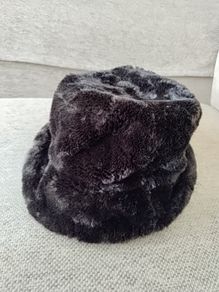 Olsen Collection faux fur hat lined size medium 60cm in very good condition FREE STANDARD POSTAGE INCLUDED