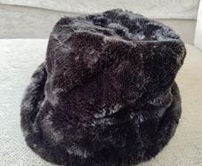 Olsen Collection faux fur hat lined size medium 60cm in very good condition FREE STANDARD POSTAGE INCLUDED
