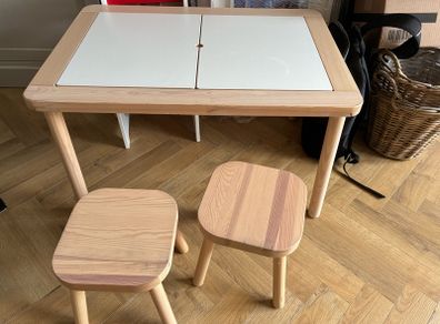 childrens table and chairs