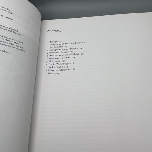 Ken Adam. The Art Of Production Design. Chistopher Frayling. OOP