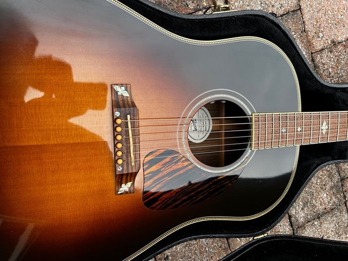 Gibson J45 Custom
