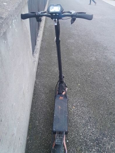 electric scooter