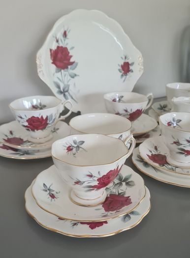 21 pcs Royal Albert Sweet Romance Tea Set