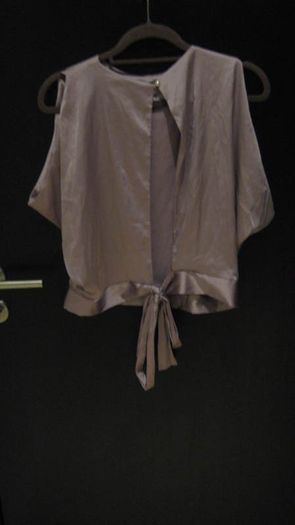 CBR ladies lilac/mauve/mink colured satin style top size medium
