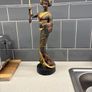 a retro bronze Image 3