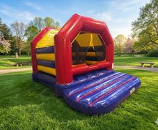 Bouncy castle - ball pool