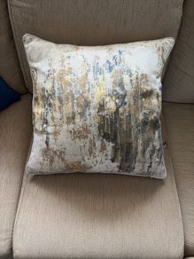 cushions large x3