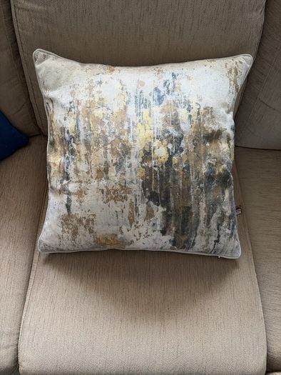 cushions large x3