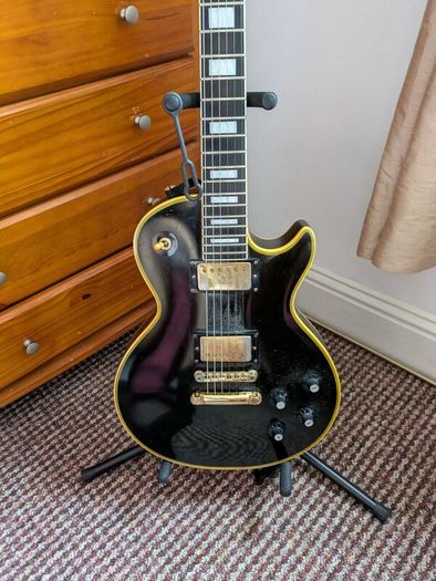 Guitar  Stand