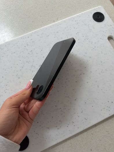 black iphone 16