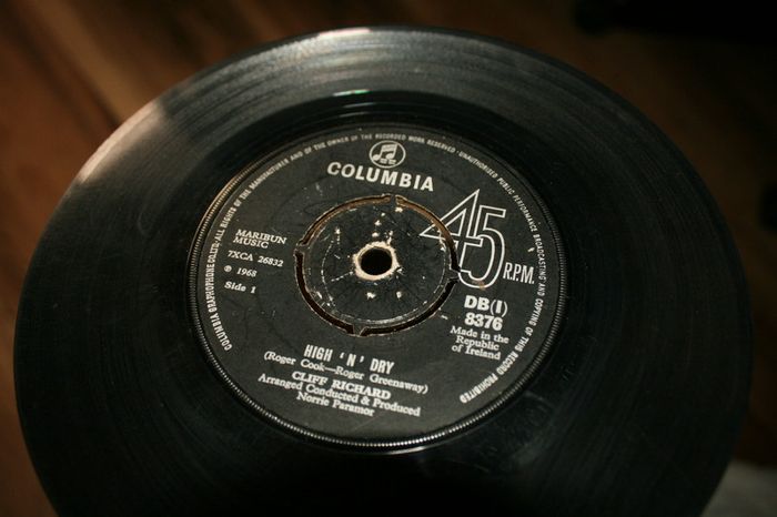 Single Vinyl's  85 pieces