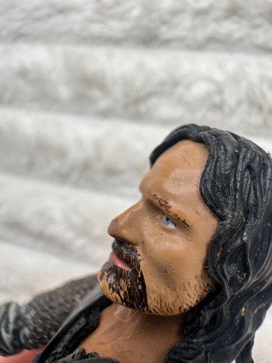Lord of the Rings Helm's Deep Aragorn Action Figure Damaged NO Finger approx. 16 cm. Used Please see photos