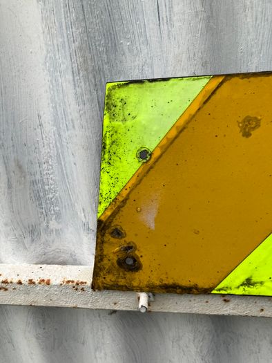 Metal trailer reflector
