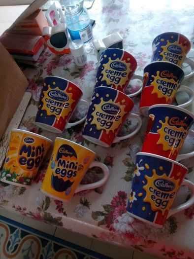 10 x various cadbury creme egg mini eggs flake mugs,retired
