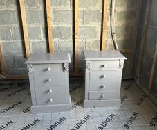 Grey lockers