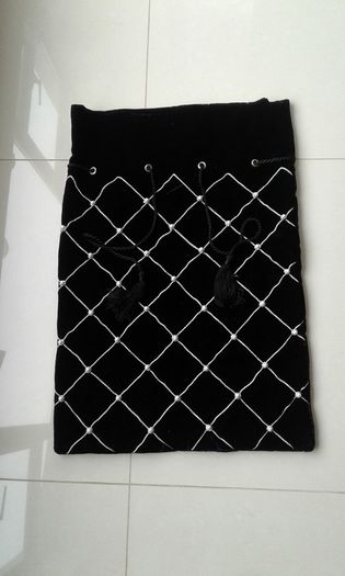 Vintage Hamper Black Velvet Bag