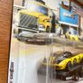 Hot Wheels Custom Corvette Stingray Coupe & Carry On Image 3