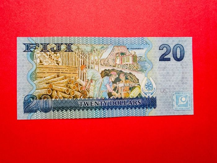 Fiji  20. Dollars  2007  Pick 112a  ( Uncirculated )
