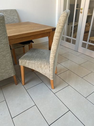 Oak Dining table & 6 chairs