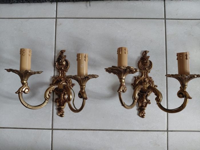 French vintage set of wall lights