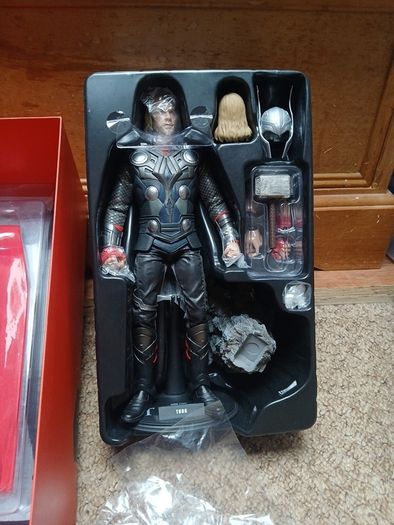 Hot toys Thor mms146 figure