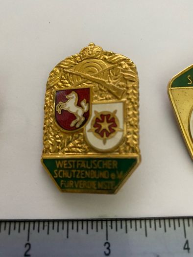 Vintage gun club badges 3