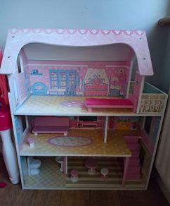 Doll house