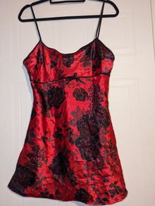 Perfect for Summer. gorgeous, brand new, never worn short floral chemise or Cami top