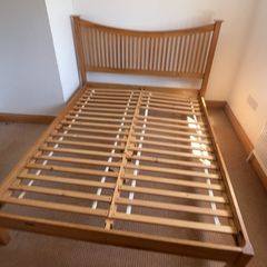Stunning queen bed