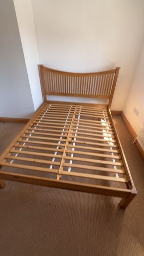 Stunning queen bed