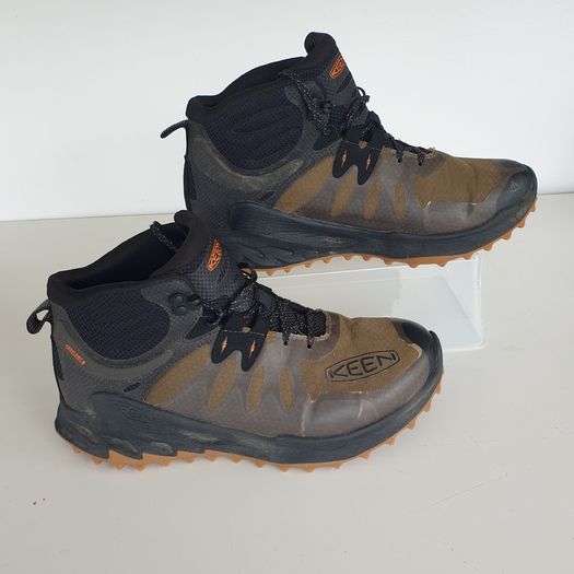 Keen Zionic mid waterproof boots size 8.5 EU 42.5