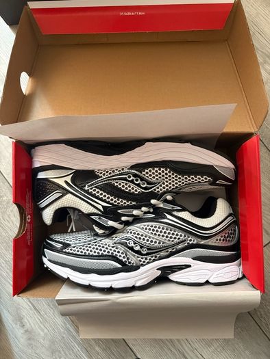 Saucony ProGrid Omni 9