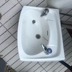 sink and Pedastel