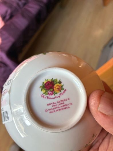 OLD Country Rose - Royal Albert - various